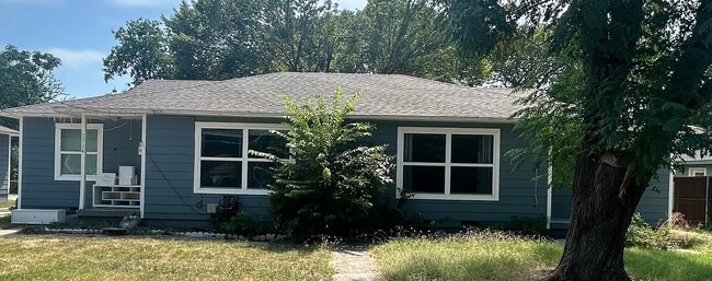 Primary Photo - 1304 Stone Dr