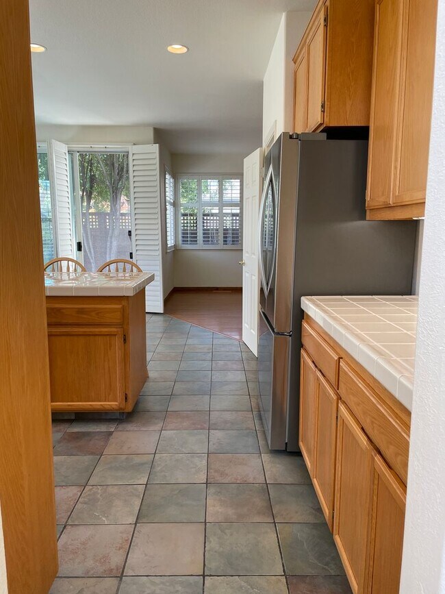 Building Photo - 2,199 Square Foot Beautiful 4-Bedroom Home | 2,199 Sq. Ft. | Prime Rincon Valley Location