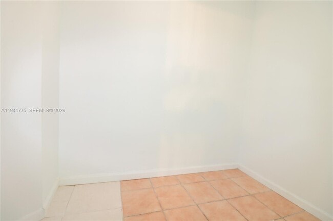 Building Photo - 712 NE 8th St