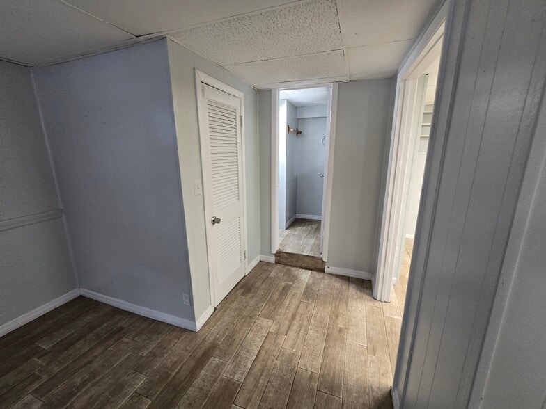Building Photo - 7107 Arlet Dr