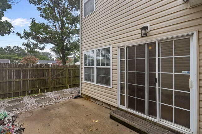 Building Photo - Beautiful 2-Bedroom, 2.5-Bath condo for Rent in Virginia Beach