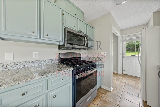 Building Photo - 8440 Canaan Dr