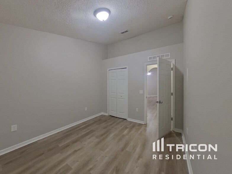 Building Photo - 407 Nuestra Pl