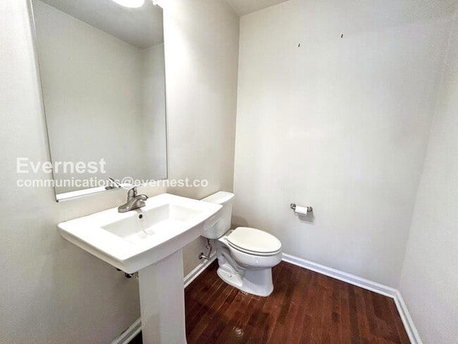 Building Photo - 43 Shepherds Hook Way