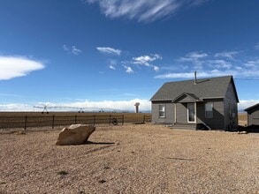 Building Photo - Cozy Country Home with Mountain Views