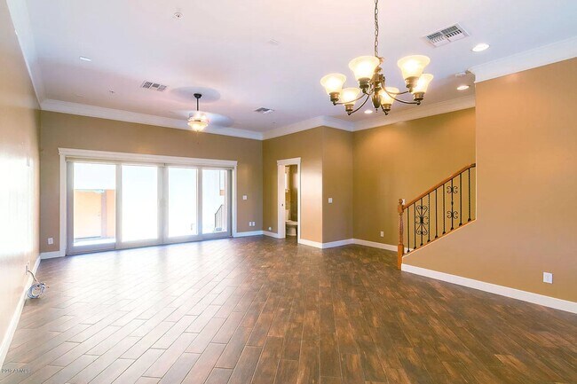 Building Photo - 3 Bed | 3.5 Bath - Biltmore Luxury Townhom...