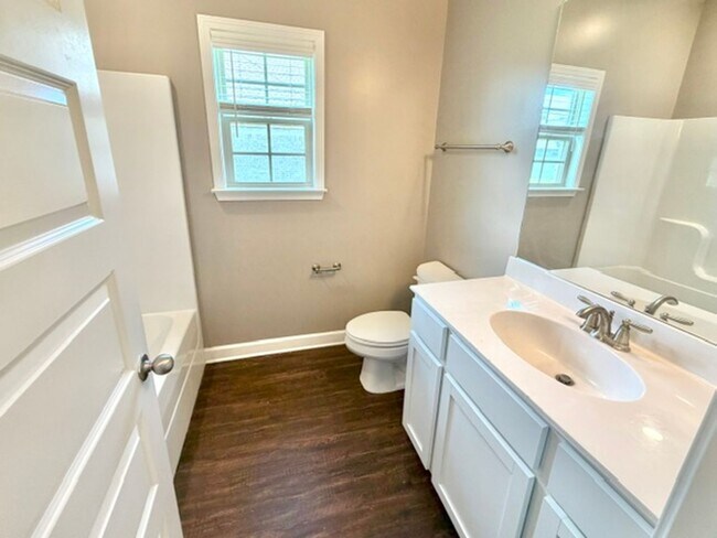 Building Photo - 35 Birkdale Dr