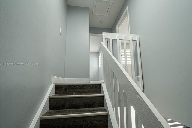 Building Photo - 6211 SW 138th Ct