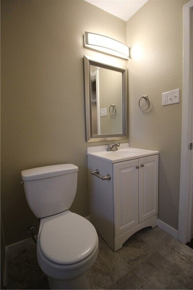 Building Photo - 3532 Antilles Dr