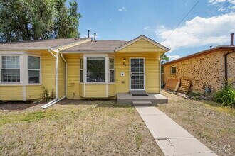 Building Photo - $2,465.00, 2 bed, 1.5 bath, located in Denver