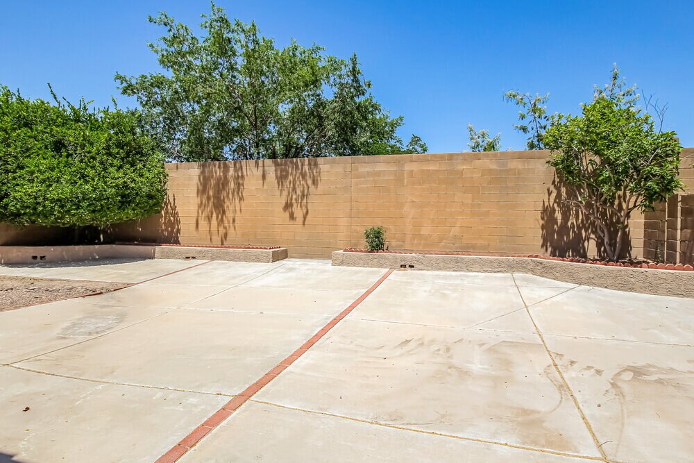 Building Photo - 9450 W Ross Ave