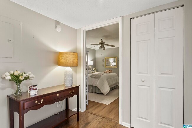 Building Photo - 120 15th St E