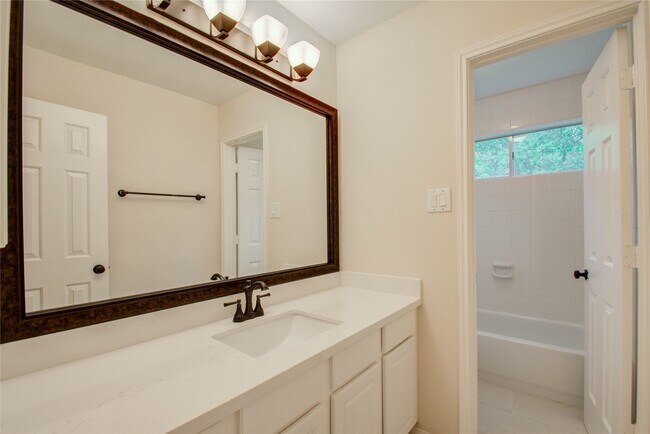 Building Photo - 4102 Amber Trace Ct