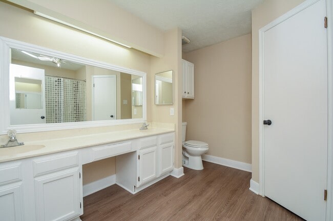 Building Photo - 19331 Nasworthy Dr