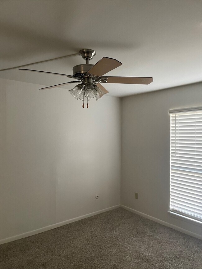 Building Photo - 8419 Hearth Dr