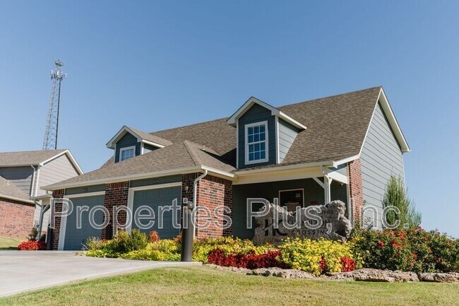 Building Photo - 977 Hamilton Falls