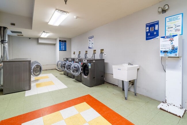 Building Photo - 149 Wilson St