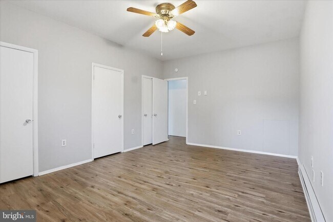 Building Photo - 3245 Rio Dr