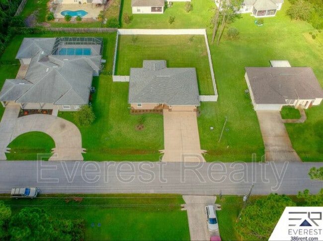 Building Photo - 92 Rickenbacker Dr