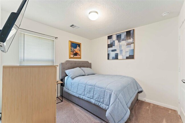 Building Photo - 12803 Pear Orchard Dr