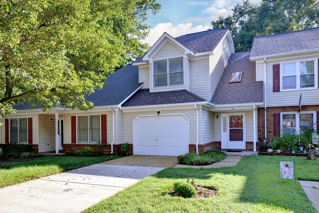 Building Photo - Nicely Updated Grafton Woods Condo