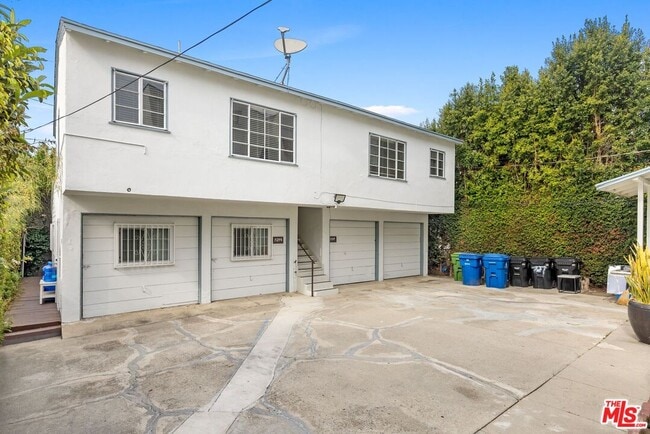 Building Photo - 727 Crenshaw Blvd