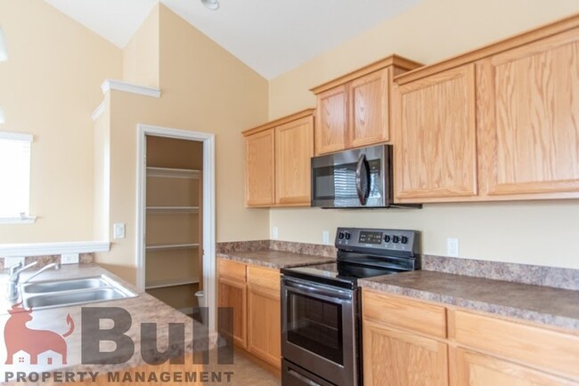 Building Photo - 8652 Tavistock Lakes Blvd