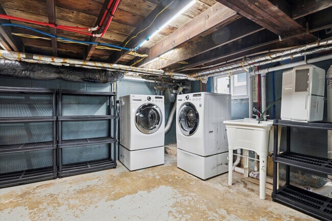 Building Photo - Renovated Home in Jackson Heights, Claymon...