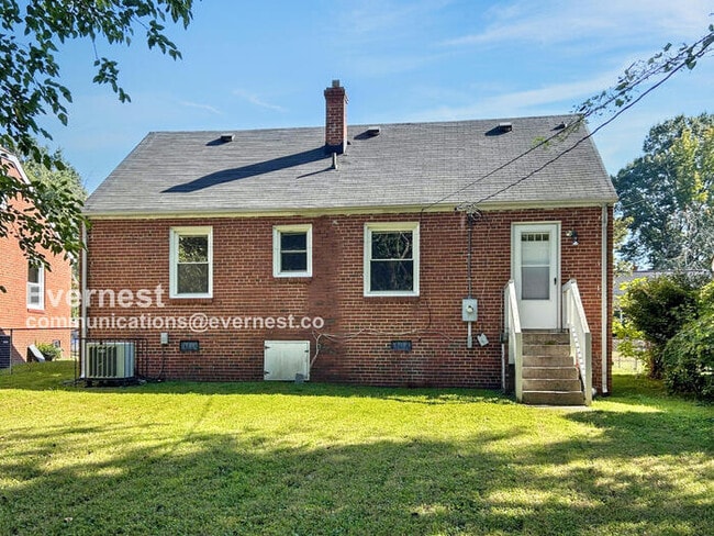 Building Photo - 1512 Gunn St