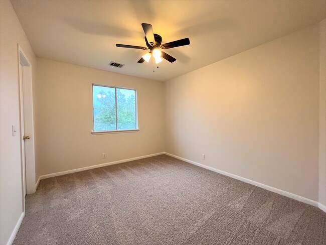 Building Photo - 740 Winborne Way