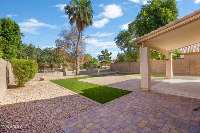 Building Photo - 7396 W Tonopah Dr