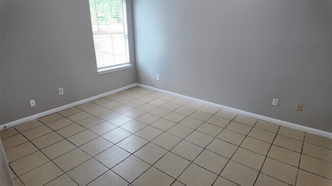 Building Photo - 3032 La Estancia Ln