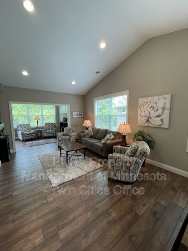 Building Photo - 631 Liberty Wy