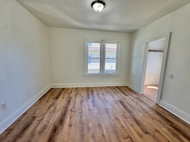 Building Photo - 1119 Doty St