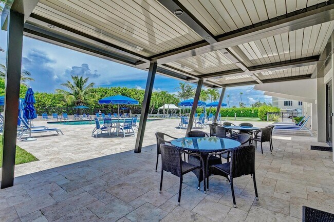 Building Photo - 145 S Ocean Ave