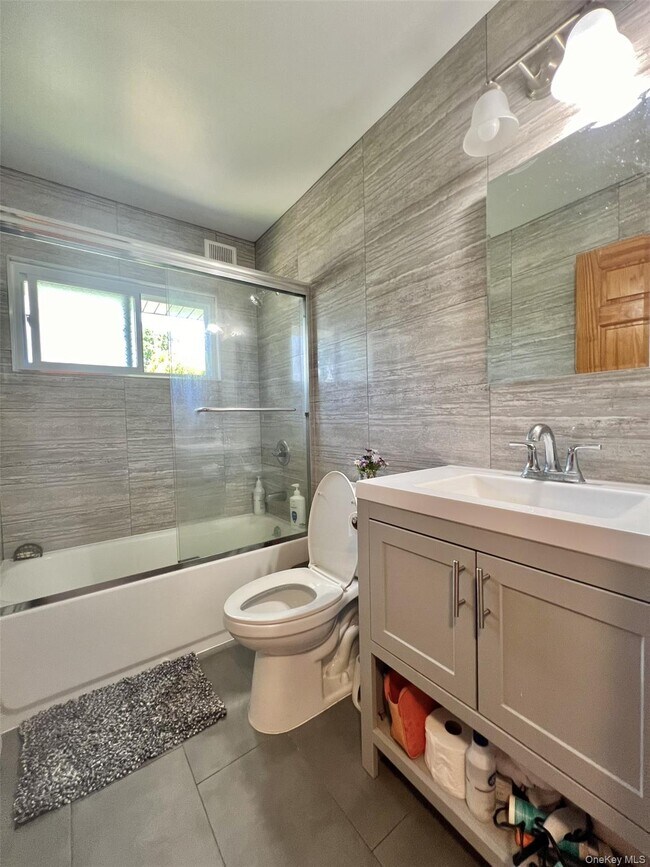 Building Photo - 7 7th St