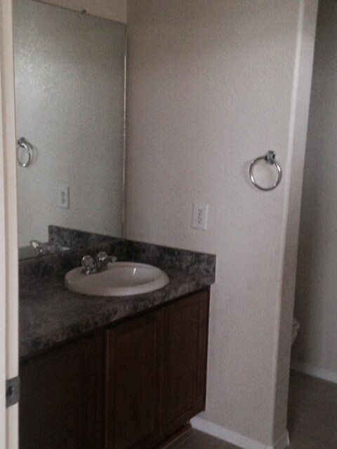 Building Photo - COMFORTABLE HOME | SINGLE STORY  |  CLOSE ...