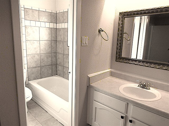 Building Photo - 2706 Mayflower Landing Ct