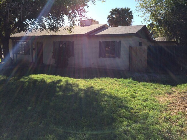 Building Photo - 1539 E Hudson Dr