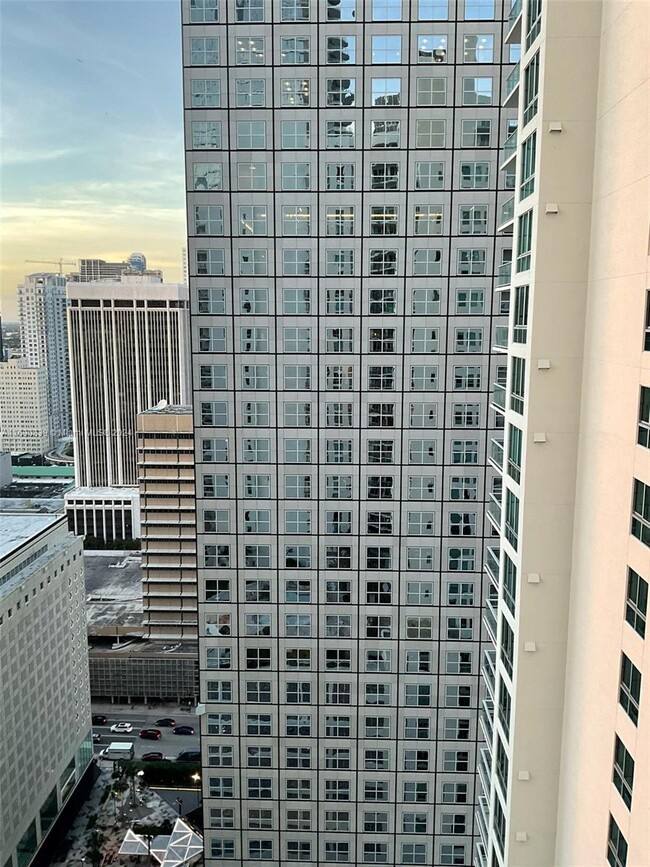 Building Photo - 300 S Biscayne Blvd