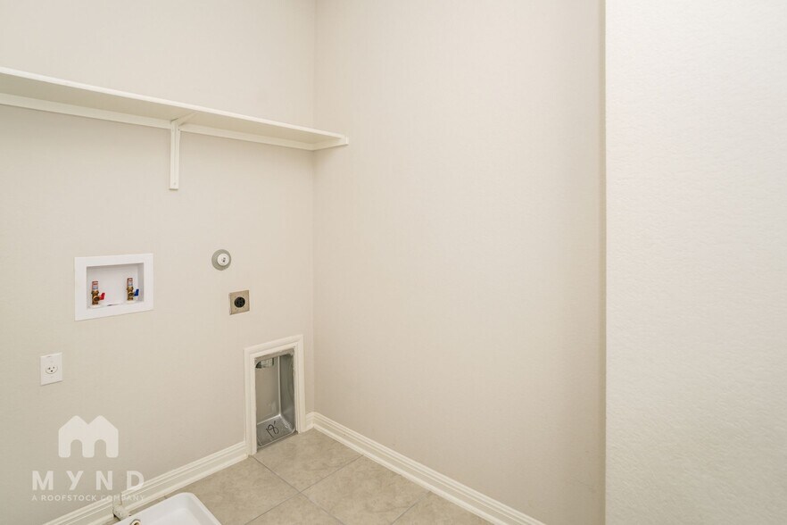 Building Photo - 708 Hays Hill Dr