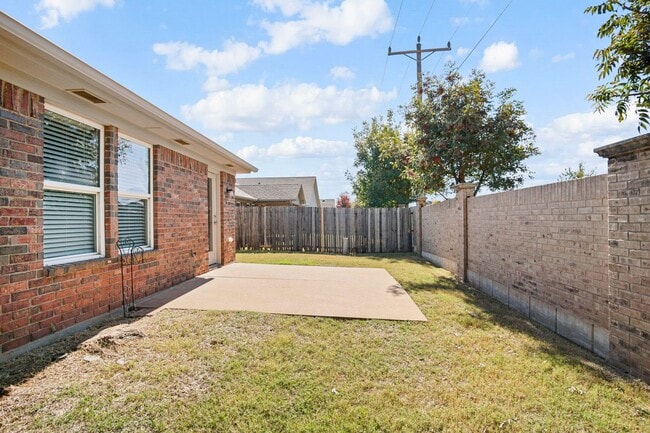 Building Photo - Beautiful 2 Bedroom - 2 Bathroom in Deer C...