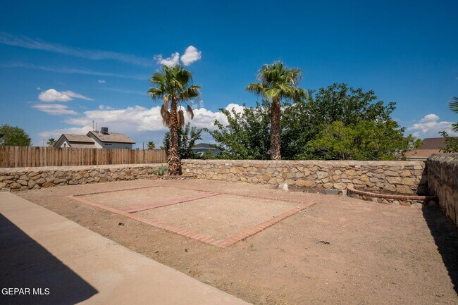 Building Photo - 2352 Tierra Blanda Dr
