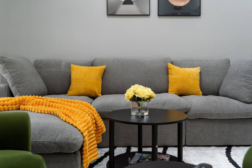 Building Photo - 4016 Eaton Dr