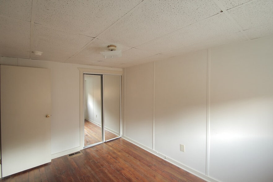 Building Photo - 720 West St