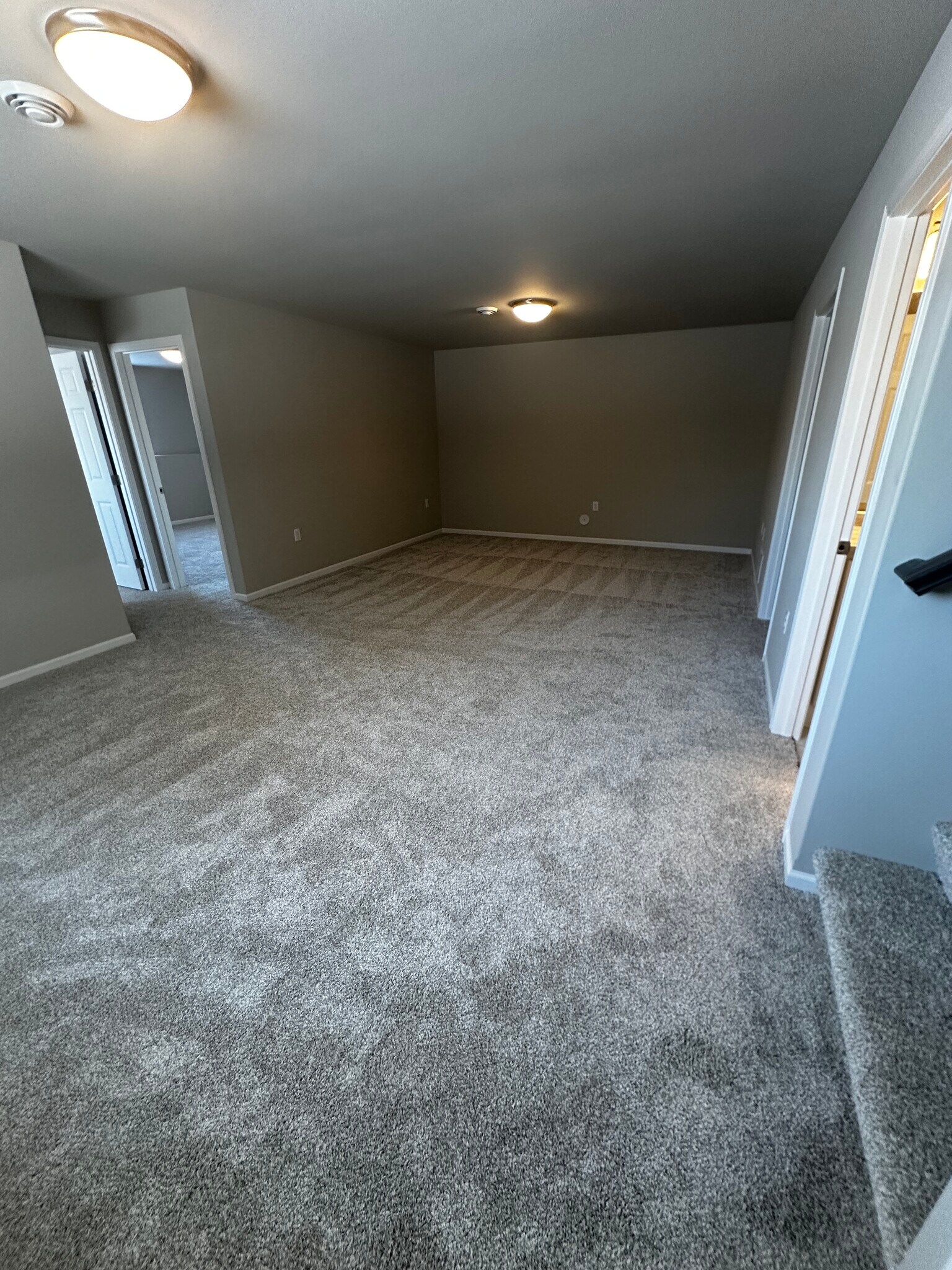 Building Photo - 6710 Meadow View Dr S