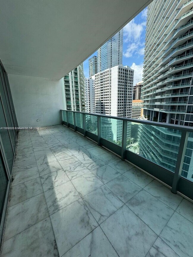 Building Photo - 1331 Brickell Bay Dr