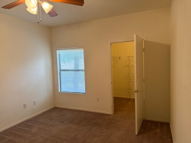 Building Photo - 8250 N Grand Canyon Dr