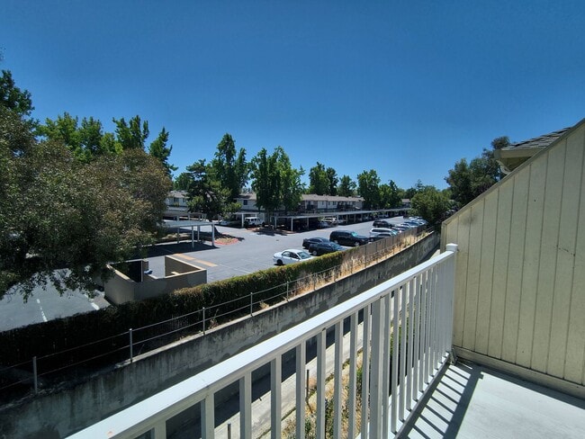 Building Photo - 1BED/1BATH Condo Located in a Quiet Area of Downtown Concord, Ca!!