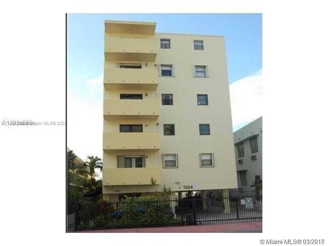 Primary Photo - 1334 Collins Ave